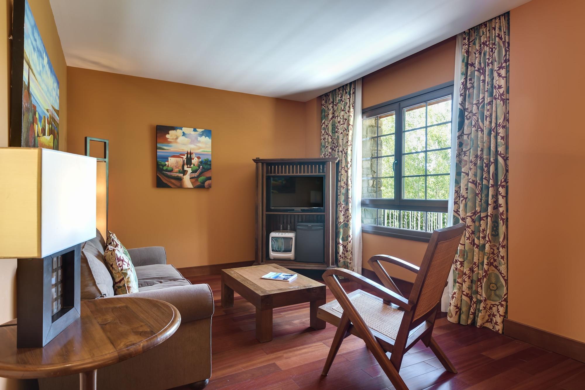 Hotel & Spa Monasterio De Больтания Экстерьер фото A living room