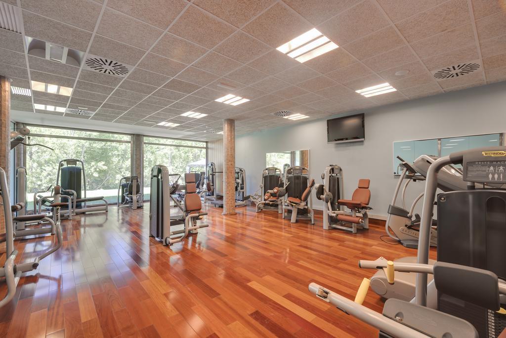 Hotel & Spa Monasterio De Больтания Экстерьер фото The gym at the hotel